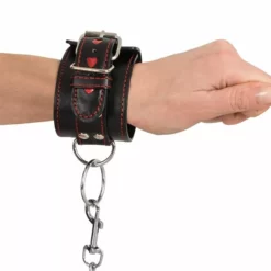 Bad Kitty Kunstleren Handboeien Met Rode Hartjes -Lingerie Setjes Verkoopwinkel hartjesboeien2