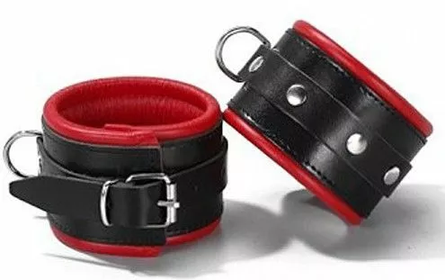 Spartan Steel Smalle Slaven Polsboeien Zwart/Rood - 6.00 Cm 1 Spartan Steel Smalle Slaven Polsboeien Zwart/Rood - 6.00 Cm